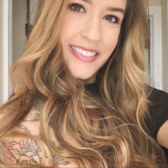 Meet your Posher, Riana - Picture 1 of 1